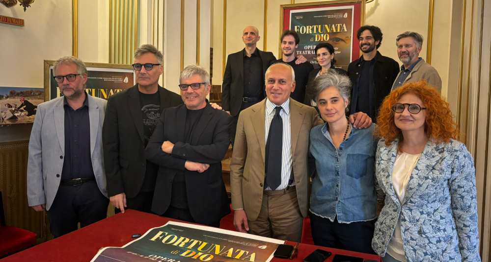 Teatro Rendano, applausi per la presentazione di “Fortunata di Dio”: il commento del sindaco di Cosenza