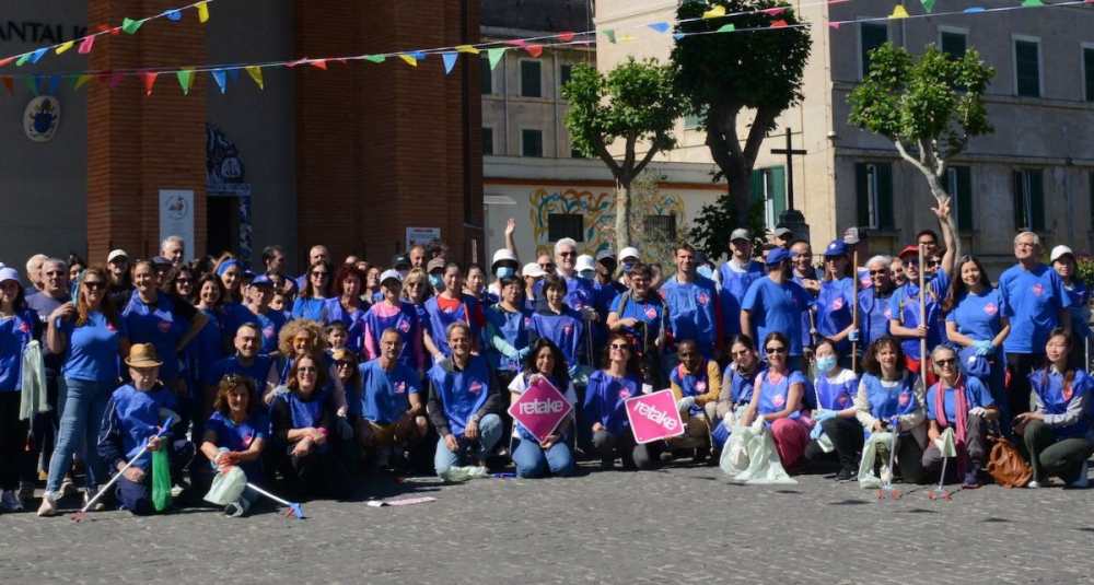 Retake Day 2026: a Cosenza i cittadini si mobilitano per rigenerare Piazza Amendola