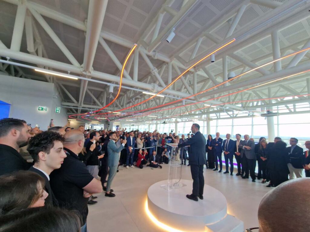 Il presidente del Consiglio regionale della Calabria,Salvatore Cirillo, all'inaugurazione del Nuovo Aeroporto di Reggio Calabria