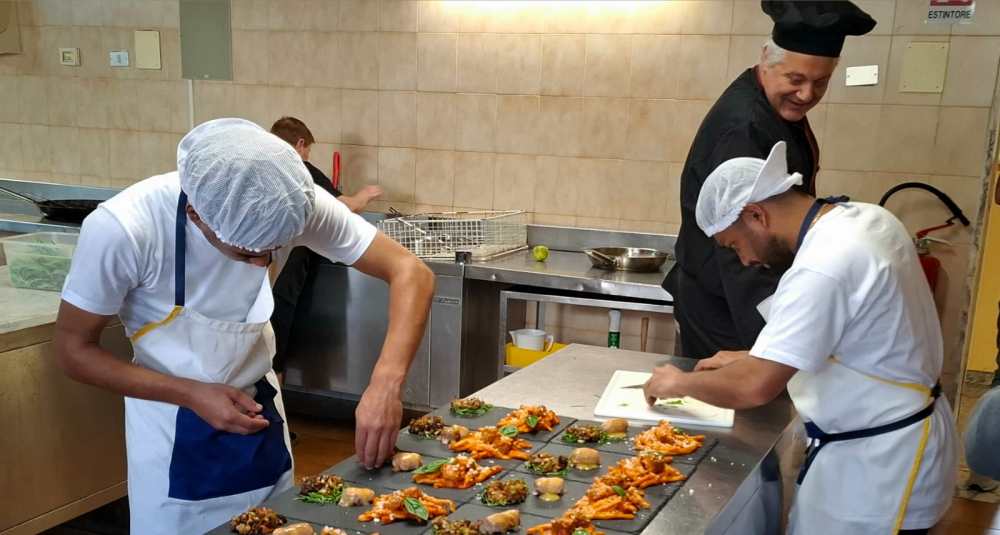 CIOFS/FP Calabria: aperte le iscrizioni al corso gratuito di “Operatore della Ristorazione”