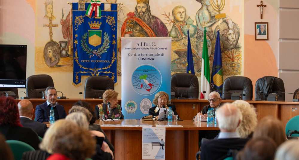 Cosenza onora Lombardi Satriani: successo per l’evento alla memoria