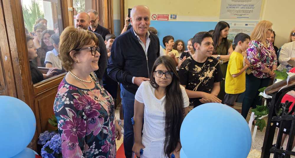 Cosenza, interventi in via Milelli: montata la pedana per l’inclusione degli alunni
