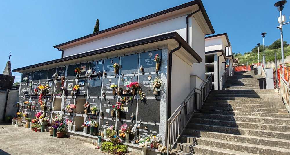 Pacienza sul caso Altomonte: il paradosso dei cancelli sbarrati al Nuovo Cimitero