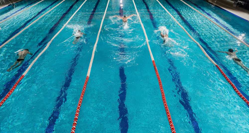 Caos nuoto, i gestori della Piscina Comunale di Cosenza rispondono ai genitori: «Noi regolari, impianto aperto»