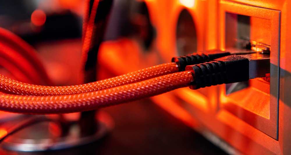 Terzo blackout della fibra in un mese nell’Esaro-Pollino, Pacienza: “Ora indaghi la Procura”