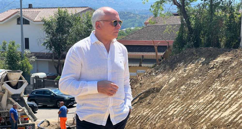 Nuova strada Serra Spiga-Mendicino, Franz Caruso visita il cantiere: «Cambierà la mobilità di Cosenza»