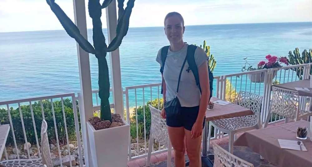 Carolina Kostner incantata da Tropea, la regina del ghiaccio celebra la Perla del Tirreno: «Qui bellezza e forza coesistono»