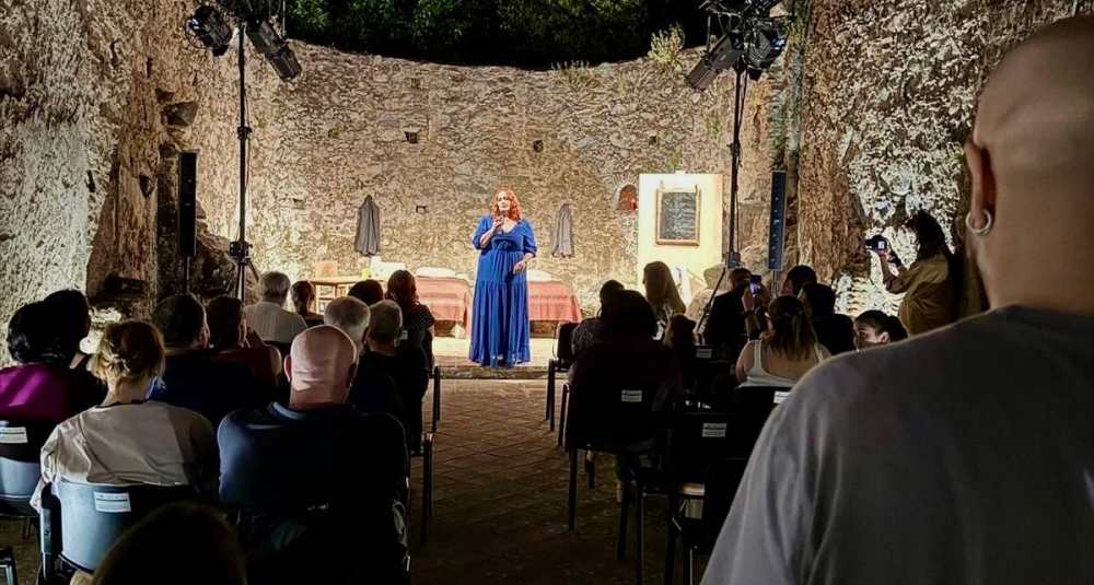 Sipario su Calabria in Fabula 2026: il festival itinerante unisce le cinque province