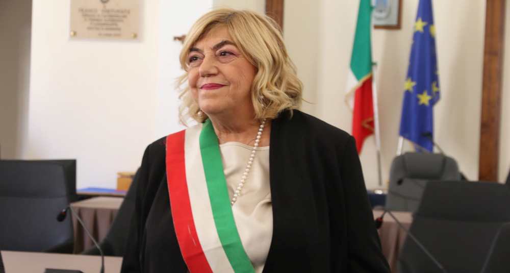 Il Castrovillari Calcio è unico e irripetibile: il Sindaco Anna De Gaio denuncia un “clone sportivo” a Lagonegro