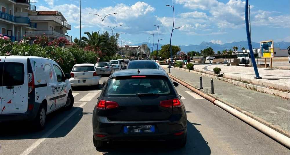 Lavori sul lungomare di Schiavonea, Fratelli d’Italia attacca la Giunta Stasi: «Disagi enormi per i residenti»