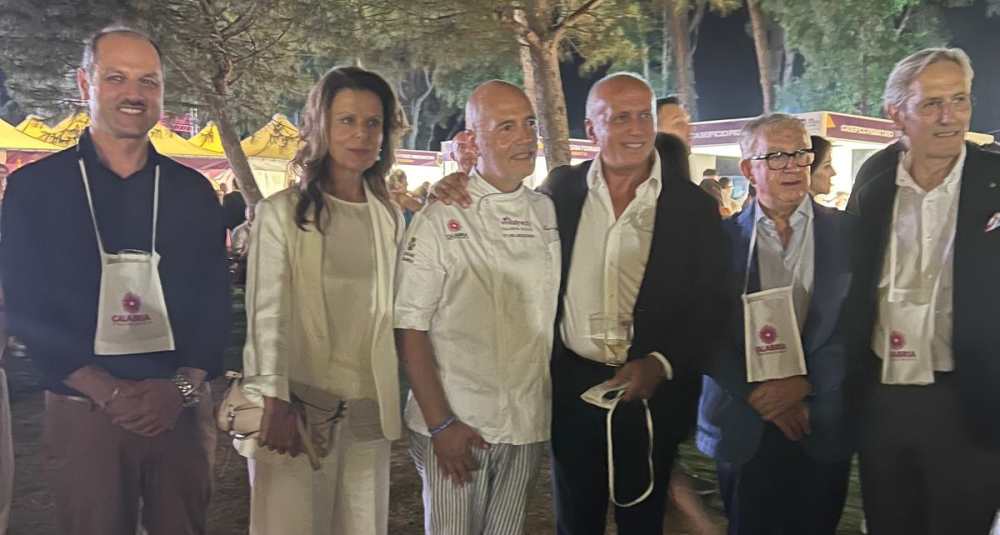 Il sindaco Franz Caruso al Vinitaly di Sibari: “Il vino motore del turismo per far crescere Cosenza”