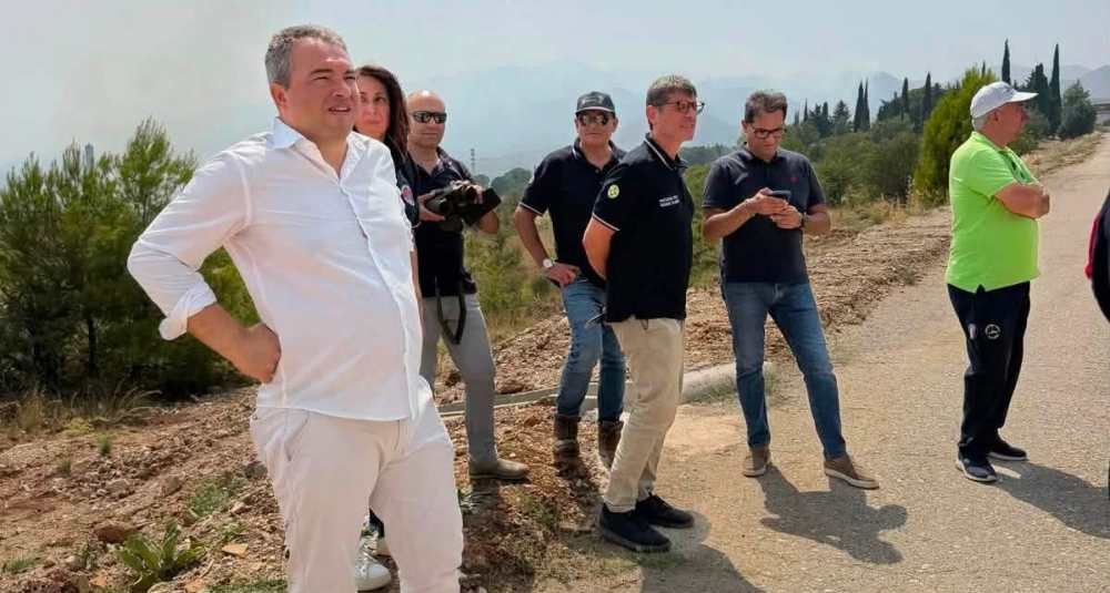 Incendio nel Parco del Pollino, il consigliere Rosa: “Cinquanta operai forestali a terra contro le fiamme”