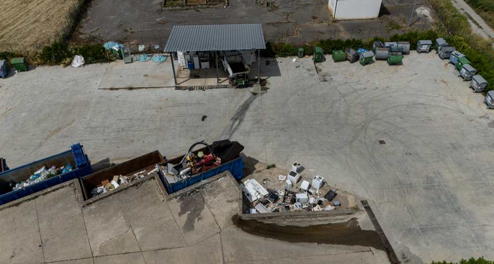 Caos rifiuti ad Altomonte, scoppia il caso appalti: “La raccolta differenziata è ferma al minimo di legge”