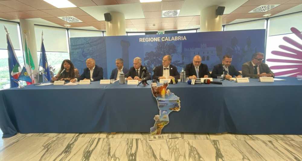 La Regione Calabria raddoppia il fuori salone: Vinitaly and the City debutta anche a Reggio dopo la tappa di Sibari