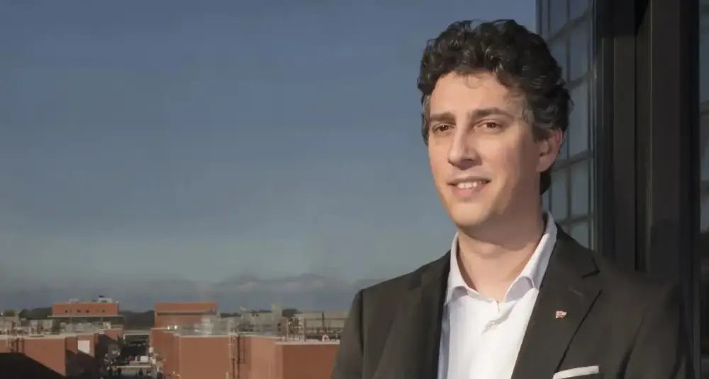 Eccellenza UniCal, la Società Italiana di Fisica premia il ricercatore Mario Ferraro