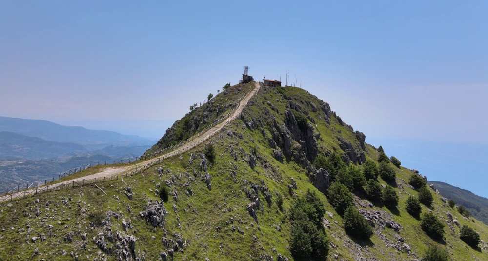 Mendicino e Legambiente firmano il patto verde per rilanciare e proteggere il Monte Cocuzzo