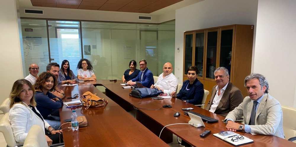 Housing sociale, la Regione Calabria avvia la concertazione con i sette grandi comuni contro il disagio abitativo