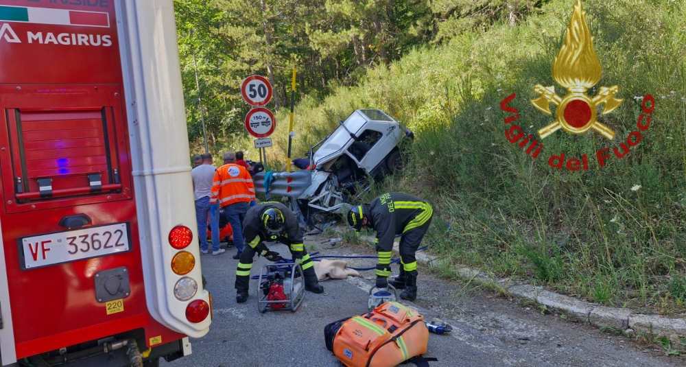 Schianto sulla Statale 107 a Fago del Soldato: muore un uomo di 43 anni, un trentaduenne è in codice rosso