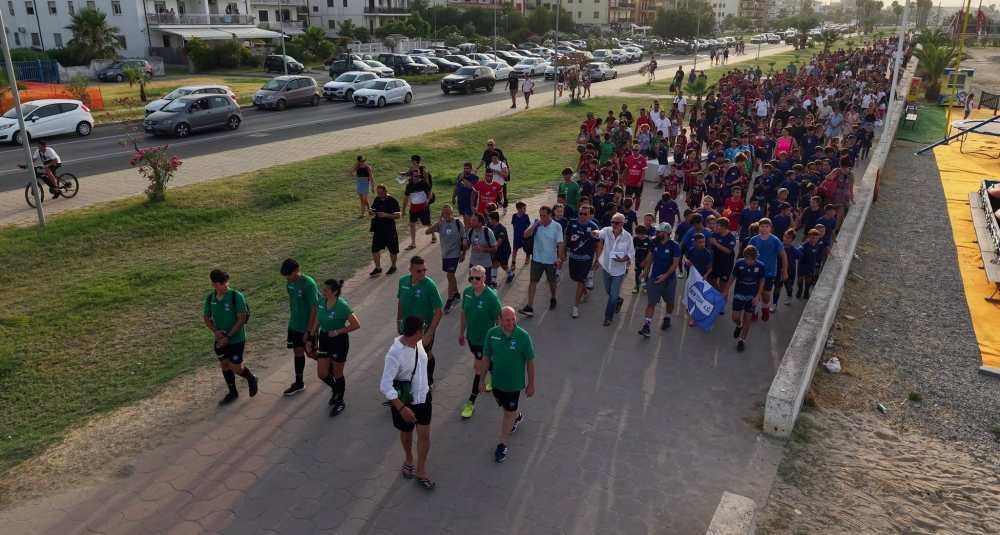Schiavonea fa la storia: a “Punend e Livand” 202 bambini in campo per il Guinness World Record