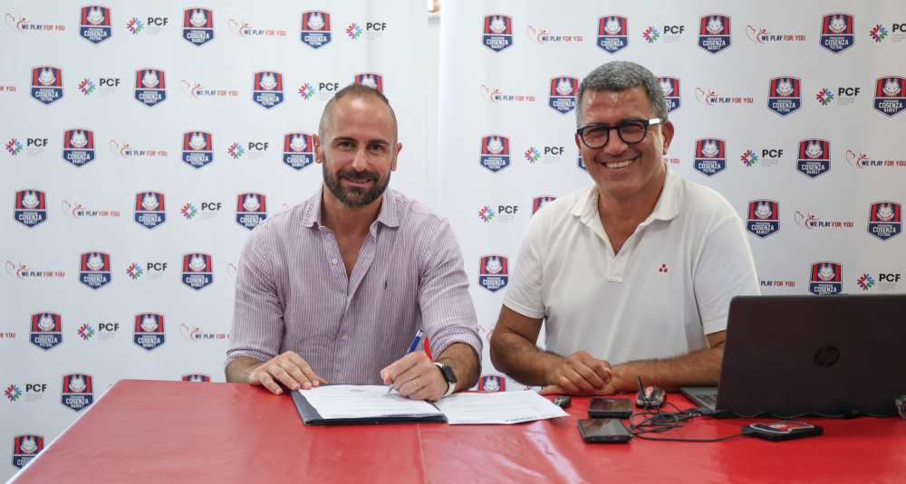 Basket, la Pirossigeno blinda il suo leader: Simone Ginefra resta a Cosenza per un’altra stagione