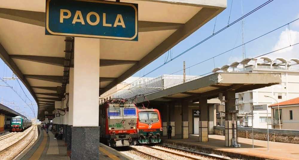 Caos treni sulla tratta Cosenza-Paola, l’Associazione La Pira attacca: “Disservizi pomeridiani inaccettabili”