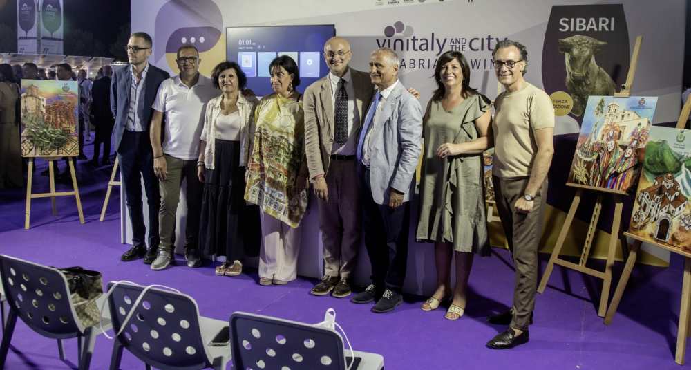 Successo a Vinitaly per il talk di UNPLI Calabria: la De.Co. Identitaria conquista la platea di Sibari