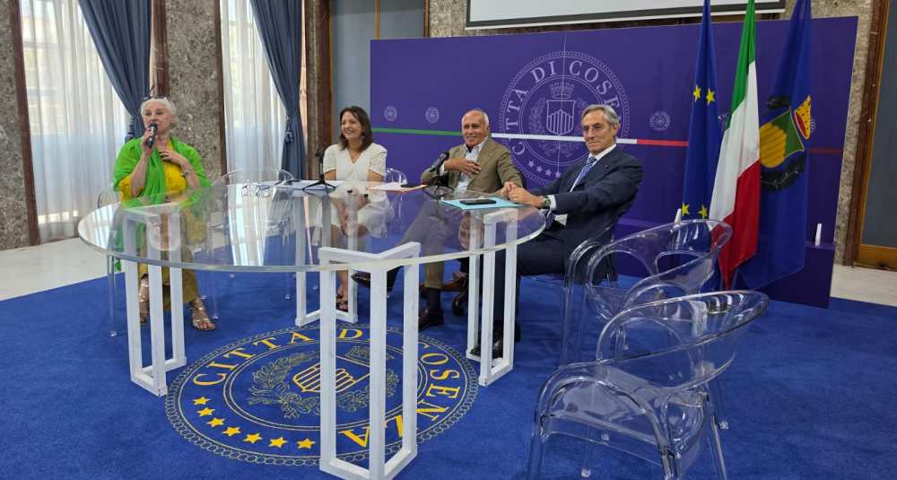 “Cosenza Crea”: 800mila euro per far rinascere le botteghe del centro storico e lanciare il brand “Fatto a Cosenza”