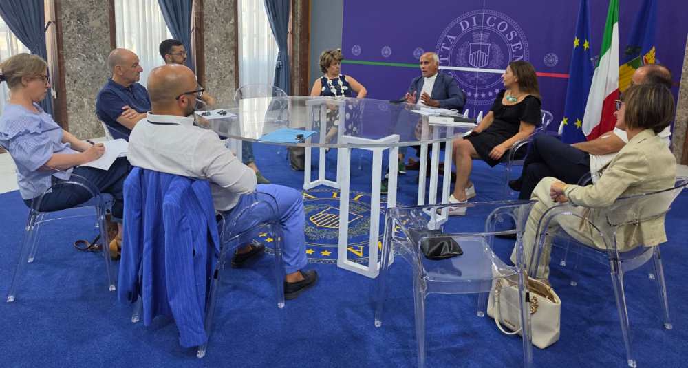 Cosenza, affitti e canone concordato: il sindaco Franz Caruso apre al dialogo con i sindacati a Palazzo dei Bruzi