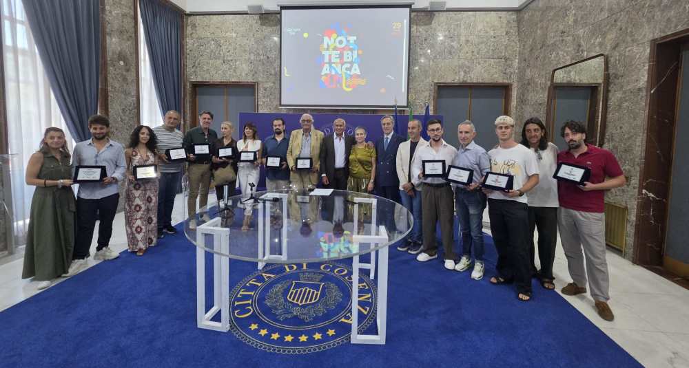 Cosenza risponde con il successo della Notte Bianca, il sindaco Caruso: “È l’edizione zero di un nuovo modello urbano”