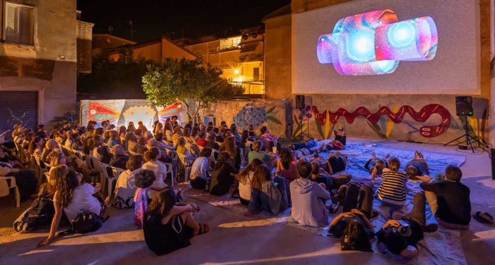 Amantea, torna La Guarimba Film Festival dal 7 al 12 agosto: cinema gratis sul mare e star internazionali