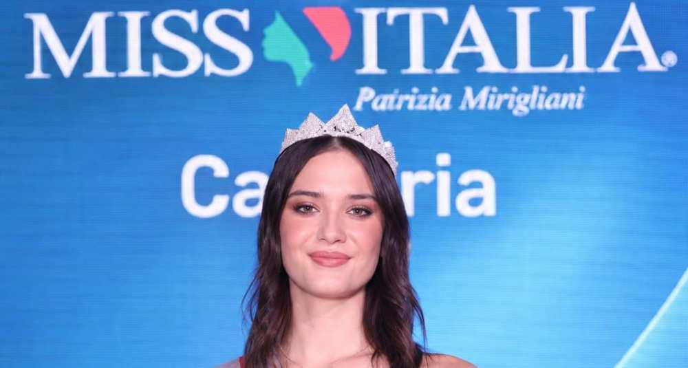 Sara Genova di Corigliano-Rossano è Miss Calabria 2026: trionfo a Trebisacce e tutte le fasce assegnate