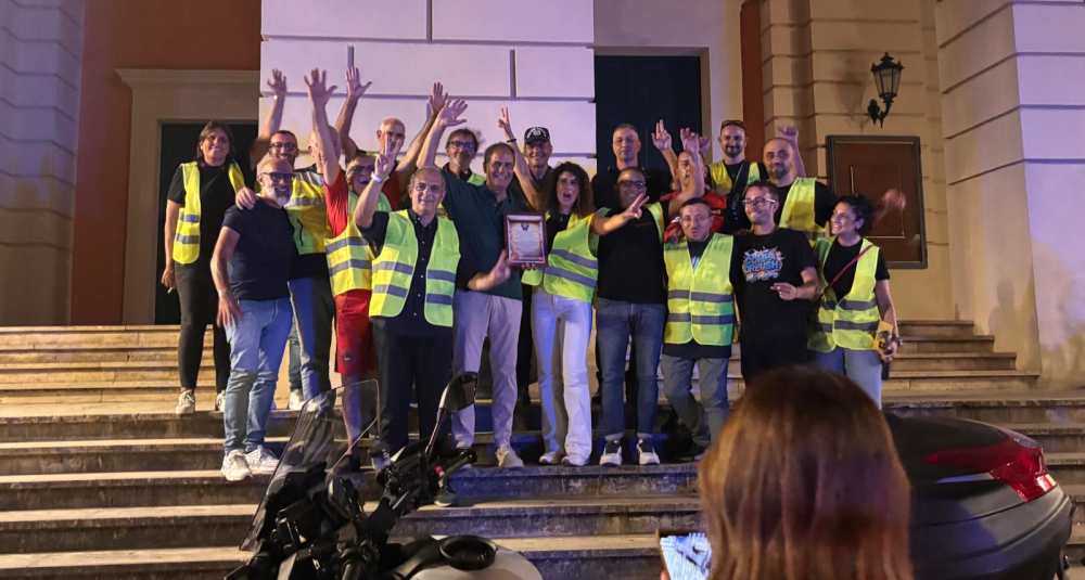 Invasione di moto a Cosenza, oltre 600 biker in piazza Bilotti per la tappa finale di “Selle per le stelle”