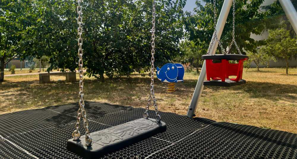 Rende, parchi gioco restituiti ai bambini: ultimati i lavori di ammodernamento in sette aree urbane