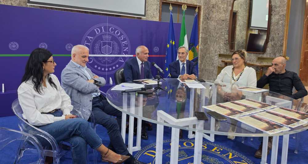 Cosenza raddoppia la Sagra dell’uva e del vino: sei giorni di eventi tra il centro cittadino e il borgo antico di Donnici