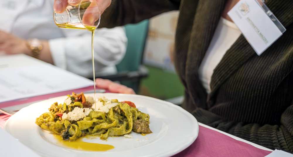 Talento femminile e olio EVO, torna il concorso ExtraCuoca: come candidarsi dalla Calabria