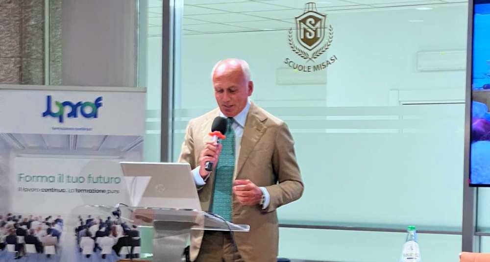 Sanità di prossimità, Franz Caruso rilancia il ruolo dei Comuni: “La salute è un diritto, non una merce”
