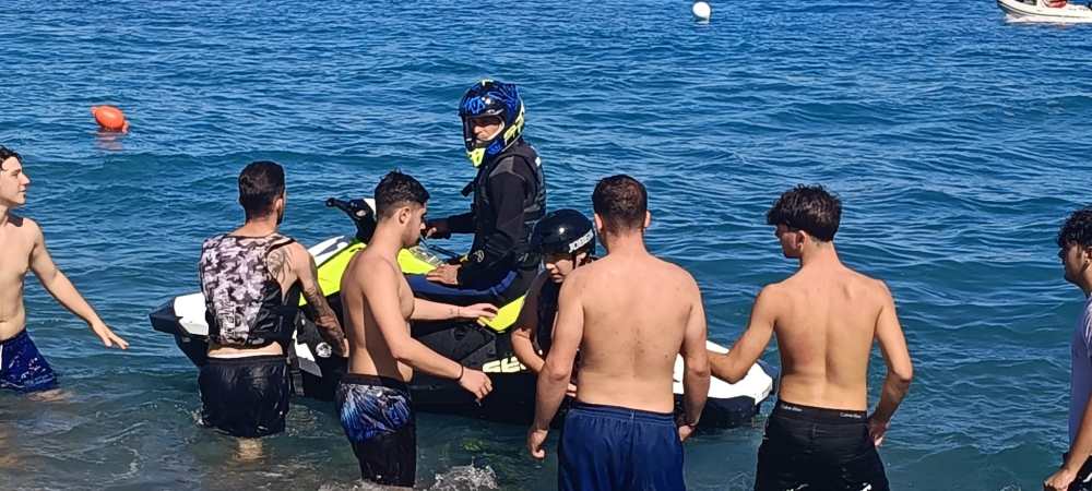 Corigliano-Rossano, il mare sale in cattedra con “Mare in Movimento”: battesimo dell’acqua per gli studenti