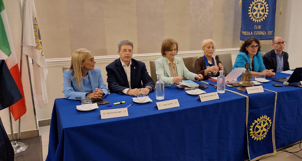 Minori e social media, esperti dell’Unical a confronto con il Rotary Club Presila Cosenza Est