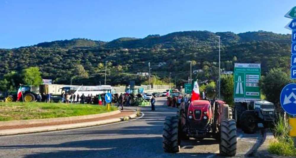 Blocchi stradali alla rotonda Marconi, l’Osservatorio Povertà: “Così si paralizzano Rende, Cosenza e l’Unical”