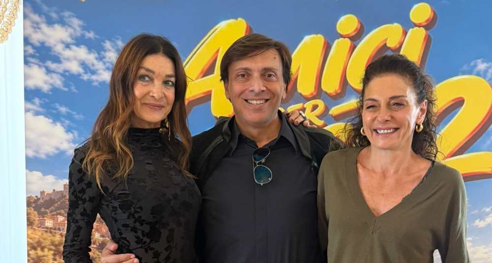 Crotone diventa set cinematografico: presentato “Amici per caso 2, Calabria on the Road” con la Calabria Film Commission