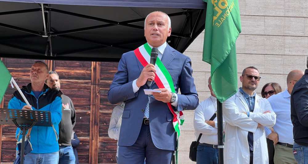 Protesta degli agricoltori a Cosenza, Franz Caruso in piazza Loreto al fianco delle famiglie