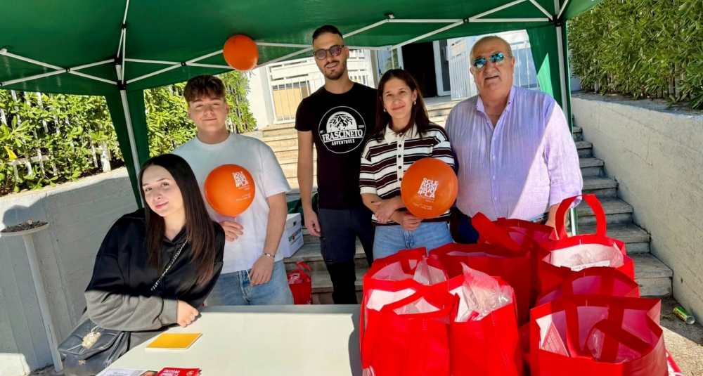 Frascineto risponde presente all’AISM: grande successo per la raccolta fondi in Municipio