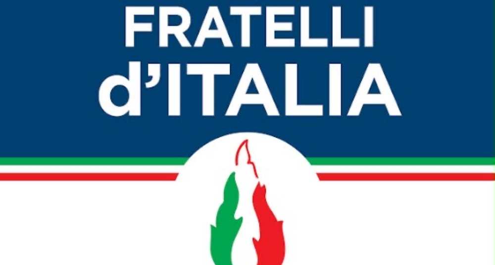 Fratelli d’Italia: “Caruso e De Cicco litigano per la poltrona, mentre i cosentini pagano il prezzo del loro fallimento”
