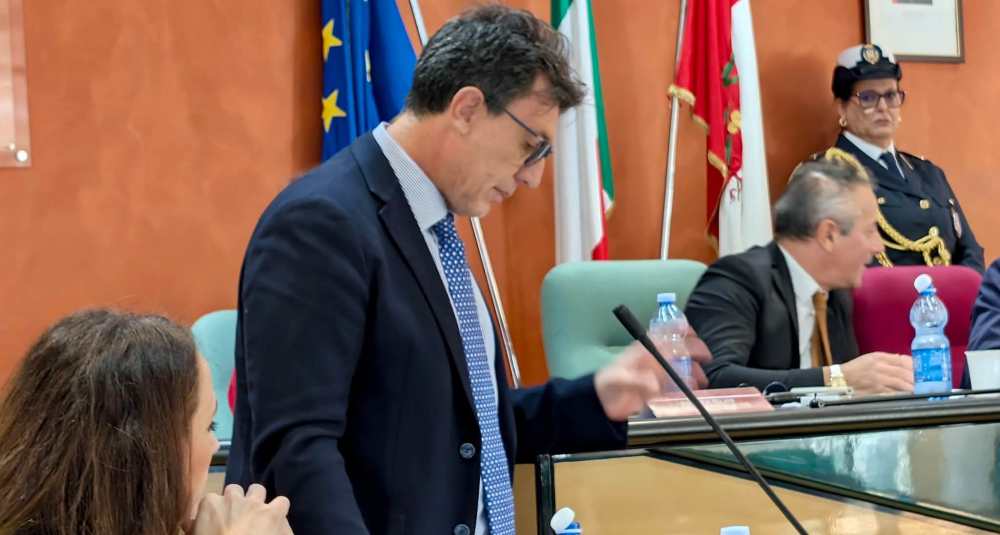 Rende, Ghionna (Futuro) contro Principe: “Chiede più fondi allo Stato ma continua a cementificare la città”