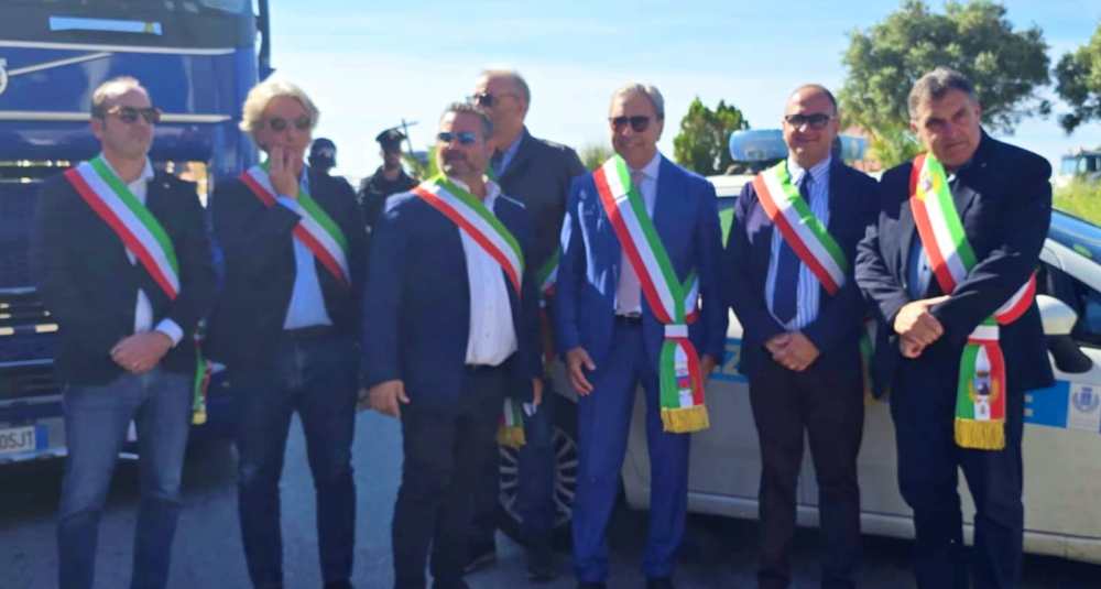 Crisi trasporti, l’appello corale dei Sindaci del Tirreno Cosentino a Giorgia Meloni, Matteo Salvini, Biagio Faragalli e Roberto Occhiuto