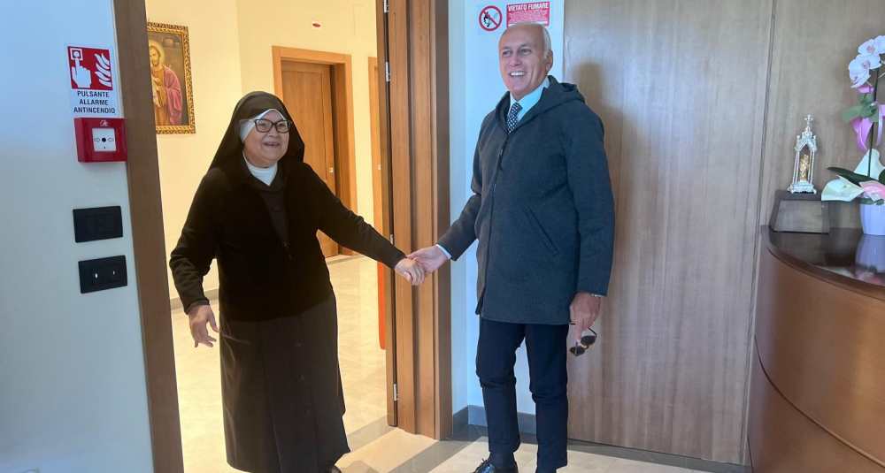 Cosenza, sopralluogo del sindaco Caruso al San Giuseppe: verifiche sul cedimento della scalinata del Castello Svevo