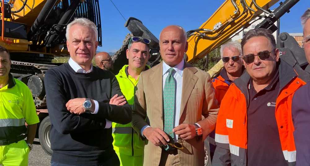 Cosenza, al via la pulizia dei fiumi Busento e Crati. Caruso: “Prevenzione per una città sicura”