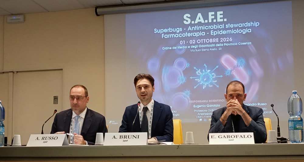 Cosenza, il congresso SAFE 2026 sui superbugs: Bassetti e i grandi esperti contro l’antibiotico-resistenza