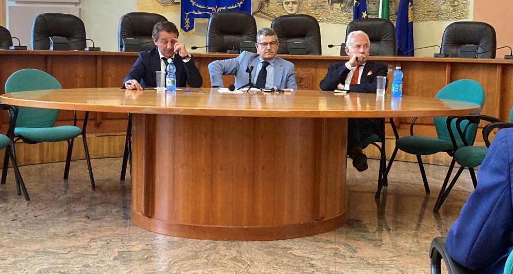 Cosenza, “Diamo una chance alla pace”: firmato a Palazzo dei Bruzi l’appello all’Europa