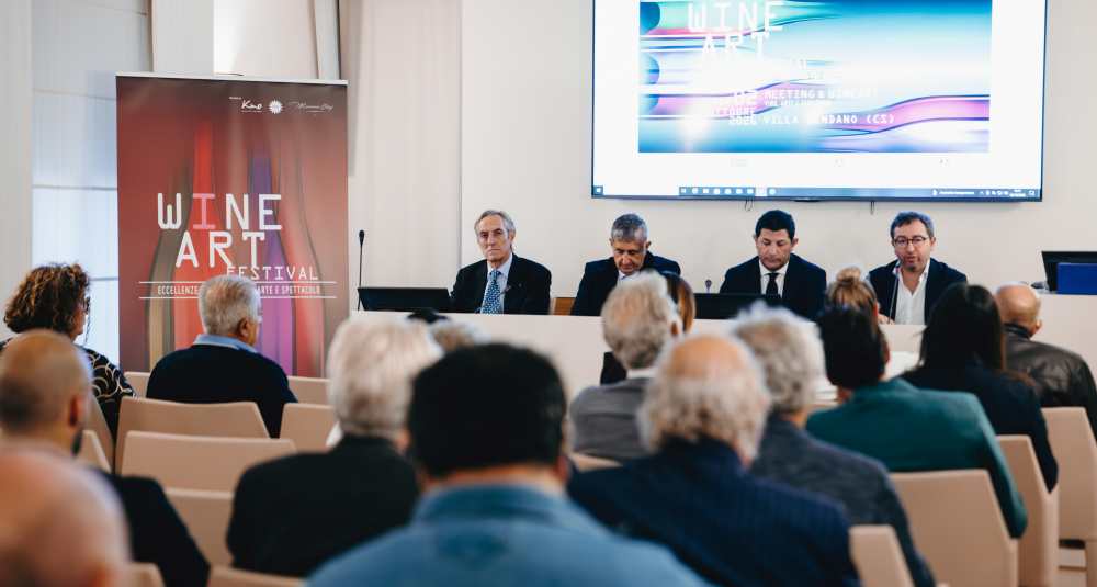 WineArt 2026, grande debutto a Cosenza: Villa Rendano ospita calici e installazioni